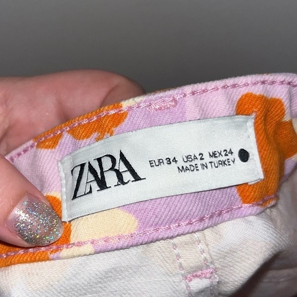 ZARA The 90’s Short Poppy Orange Cotton Flower Print High Waisted in Size 2 - Picture 7 of 9